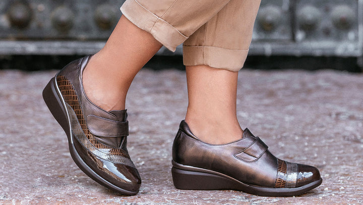 Por qué los zapatos cómodos están dominando la moda actual